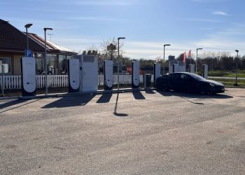 Tesla Sweden: Nouveau Coup Dur avec la Grève Surprise d’une Entreprise d’Ascenseurs !
