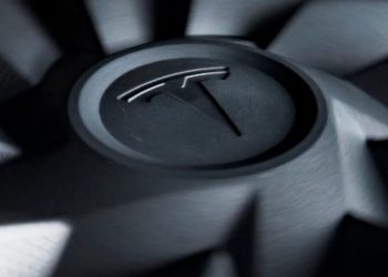 Tesla Dévoile un Teaser Mystérieux pour Une Révolution Énorme à Venir Cette Semaine !