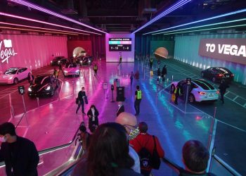 Les Teslas du Vegas Loop de Boring Co. vont subir une transformation qui va te surprendre !