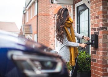 Budget 2026 : la suppression du crédit d’impôt de 500 € pour une borne de recharge à domicile pourrait vous coûter cher !