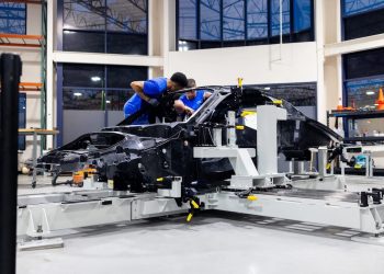 Aptera bouleverse l’avenir de l’automobile avec sa voiture solaire !