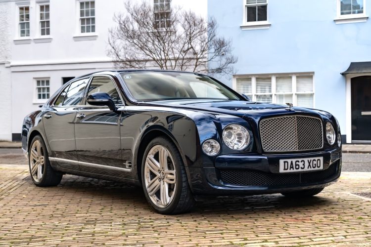 La Bentley Mulsanne du Roi Charles est à votre portée : ne manquez pas cette occasion unique !