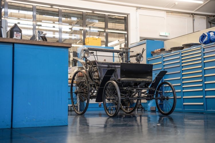 Quand la première course automobile américaine a tourné au fiasco il y a 130 ans : un événement historique inattendu !