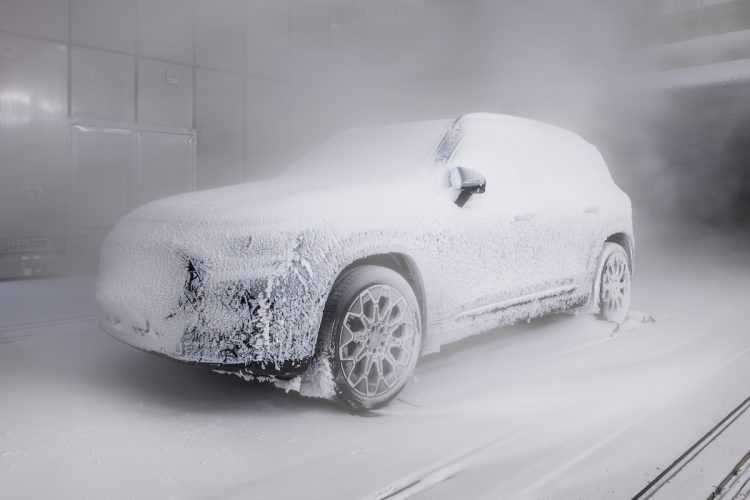 Conduire une voiture électrique en hiver : ces astuces qui vont bouleverser votre expérience !