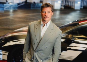 Brad Pitt électrise la promo de Mercedes et surprend tout le monde !