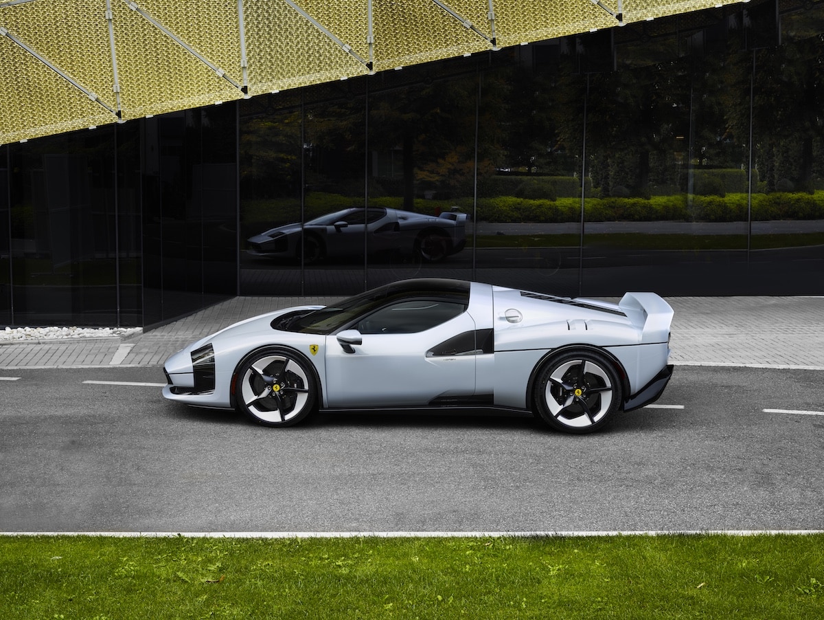 Ferrari SC40 Exterieur