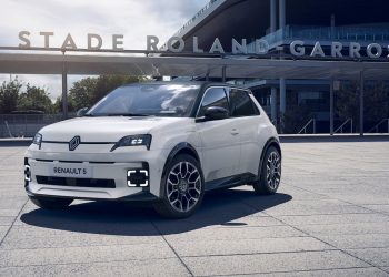 Ne commettez pas cette erreur avant d’acheter une voiture électrique : le bonus va exploser !