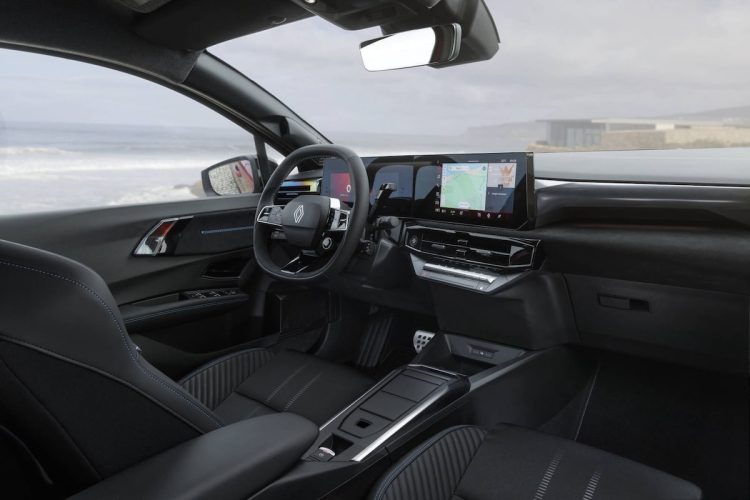 Entrez dans l’univers surprenant de la nouvelle Renault Clio !