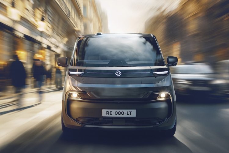 Tesla : pourquoi la recharge devient un fardeau face aux utilitaires Renault ?