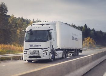 Renault défie Mercedes avec le lancement de trois camions électriques, un défi qui pourrait chambouler le marché !