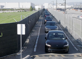 Tesla pourrait abandonner les pièces fabriquées en Chine dans ses usines américaines : quels enjeux ?