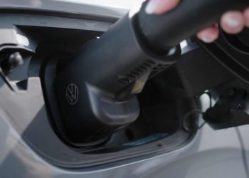 Les Tesla Superchargers bientôt accessibles aux propriétaires de VW ID.4 et ID. Buzz : opportunité ou piège ?