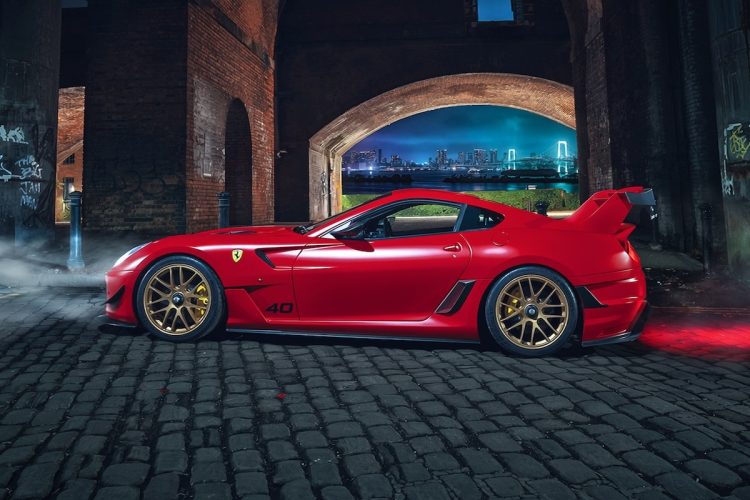 Cinq innocentes Ferrari 599 plongent dans les horreurs répétées de Talos