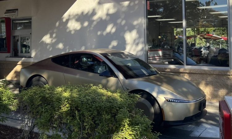 Le Tesla Cybercab semble presque prêt pour la production : que nous cache vraiment ce modèle prometteur ?