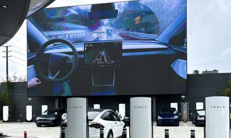 Tesla Superchargers : le réseau de charge pour VÉ le mieux noté au Royaume-Uni en 2025 !