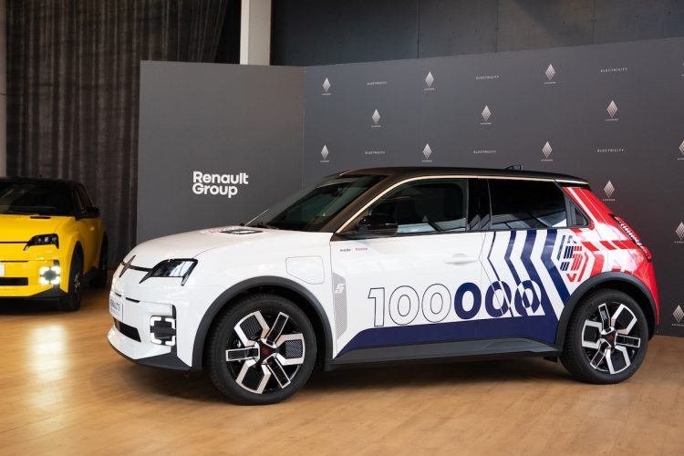 La Renault 5 électrique franchit un cap historique qui pourrait tout changer !