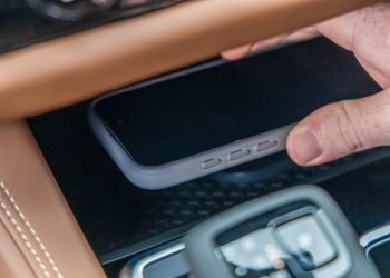 Nissan surprend avec… un chargeur de téléphone révolutionnaire !