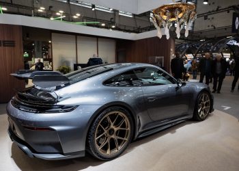 Ultimate Supercar Garage : un paradis du luxe automobile s&rsquo;installe à Paris !
