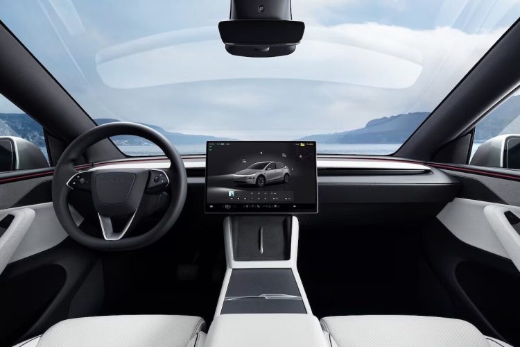 Tesla s’apprête à bouleverser le marché avec un toit connecté à Starlink, attention à la concurrence !