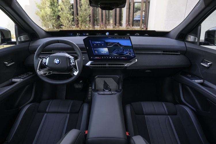 Embarquez sans hésiter dans l’univers surprenant du BMW iX3 !