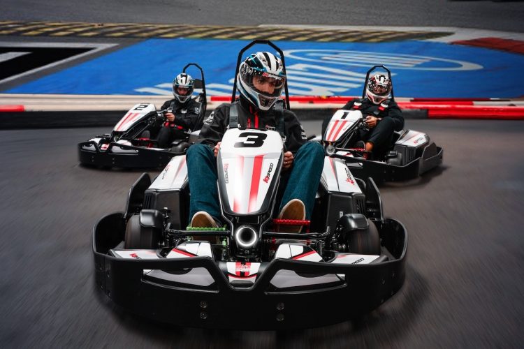 Porsche entre dans l&rsquo;univers du karting : une surprise incroyable !