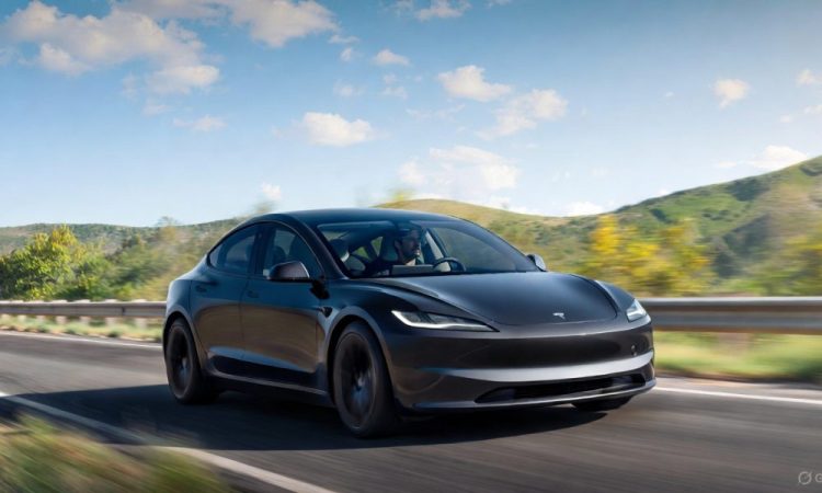 Tesla FSD réalise un trajet intégral côte à côte sans aucune intervention : une prouesse surprenante !