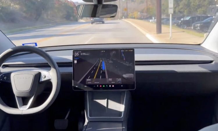 Elon Musk et le directeur de l&rsquo;IA de Tesla livrent leurs secrets après des trajets de Robotaxi avec sièges vides !