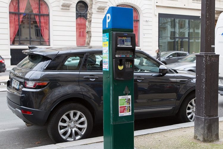 Depuis quand payons-nous pour stationner ? Vous serez surpris par la réponse !
