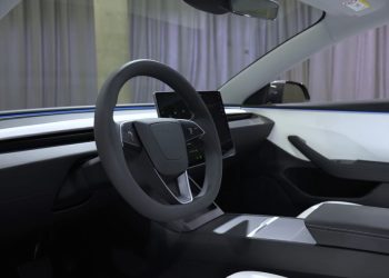 Elon Musk surprend tout le monde avec une mise à jour capitale sur le FSD et la conduite en envoyant des messages !