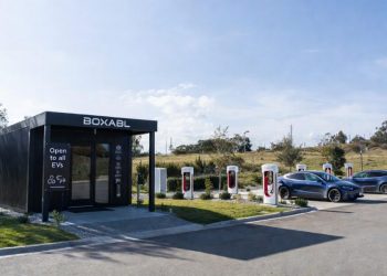 Tesla révèle un partenaire de collaboration surprenant pour la Supercharge !