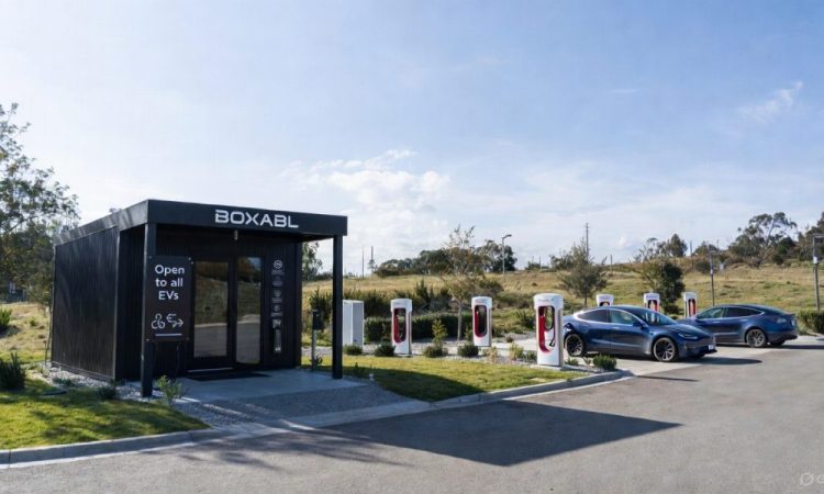 Tesla révèle un partenaire de collaboration surprenant pour la Supercharge !