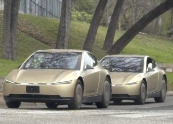 Le Cybercab de Tesla transforme déjà les routes d&rsquo;Austin, et vous ne devinerez pas pourquoi !