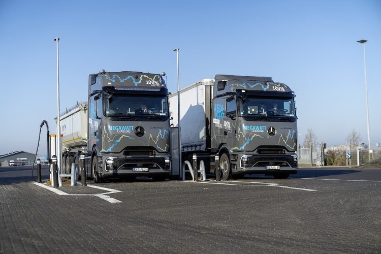 Le Mercedes eActros 600 électrique : une recharge Mégawatt qui va vous surprendre !