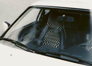 Porsche relance ses tissus historiques : une surprise qui va bouleverser les passionnés !