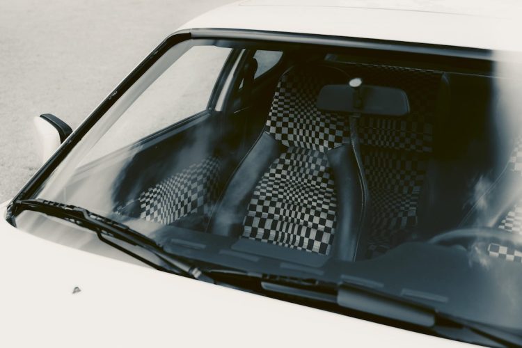 Porsche relance ses tissus historiques : une surprise qui va bouleverser les passionnés !