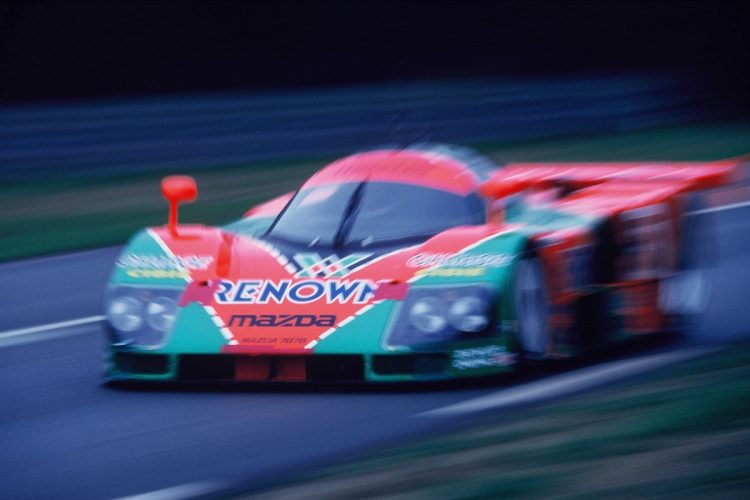 Une personnalité inattendue fait bouger le Salon Rétromobile 2026 !