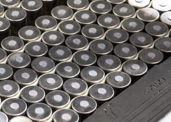 Tesla annonce avoir enfin résolu le processus de cathode sèche de sa batterie 4680 : une avancée inattendue !