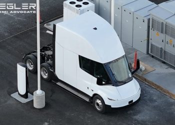Incroyable ! Le Tesla Semi Revampé Dévoile un Chargement 1.2 MW Époustouflant – Découvrez la Vidéo !