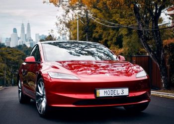Tesla remporte des prix de fidélité et de conquête dans les prestigieux S&P Global Mobility 2025 : un succès qui étonne !