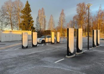 Tesla Sweden exploite la batterie Megapack pour contourner le blocus des Superchargeurs par les syndicats !