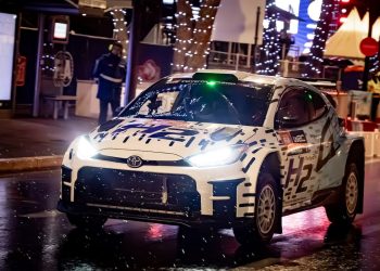 Un pilote prestigieux au volant de cette Toyota Yaris de rallye à hydrogène : un moment inattendu à ne pas manquer !