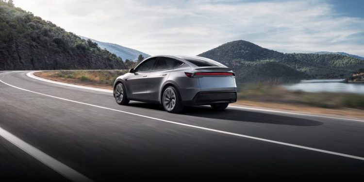 Tesla FSD (supervisé) pourrait surprendre avec son approbation aux Pays-Bas le mois prochain, selon Musk.