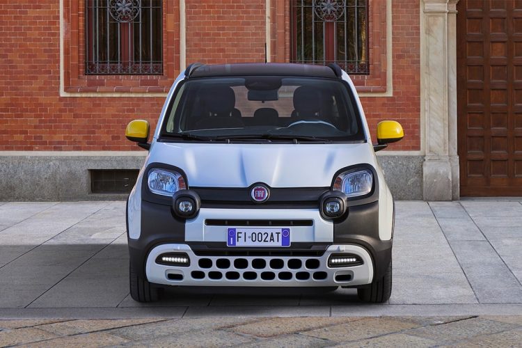 La Fiat Pandina hybride à moins de 10 000 euros : une offre à ne pas manquer qui pourrait vous surprendre !