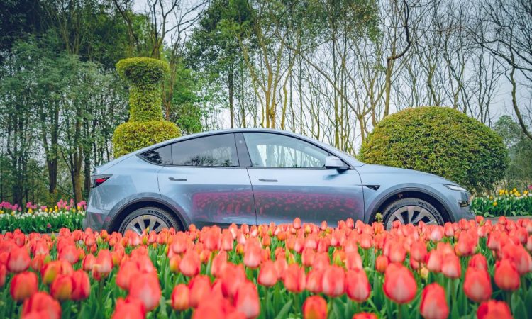 Des poignées de porte inspirées de Tesla interdites ? La nouvelle norme de sécurité en Chine fait jaser !