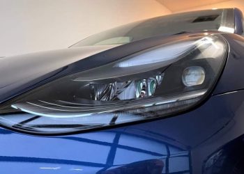 Tesla améliore ses feux Matrix : des fonctionnalités surprenantes à venir !