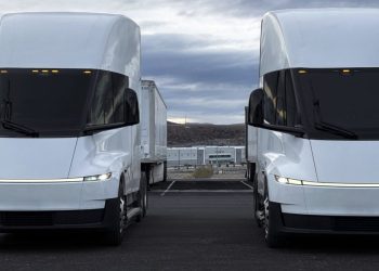 Elon Musk annonce avec certitude que la production massive du Tesla Semi commence cette année, et c&rsquo;est une nouvelle qui va bouleverser l&rsquo;industrie !