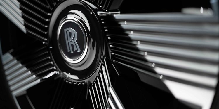 Rolls-Royce surprend tout le monde avec un coup de théâtre pour son avenir électrique.