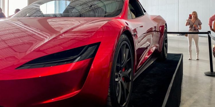 Le Tesla Roadster : une magie envoûtante qui vaut le coup d&rsquo;attendre, selon le fondateur d&rsquo;Uber !