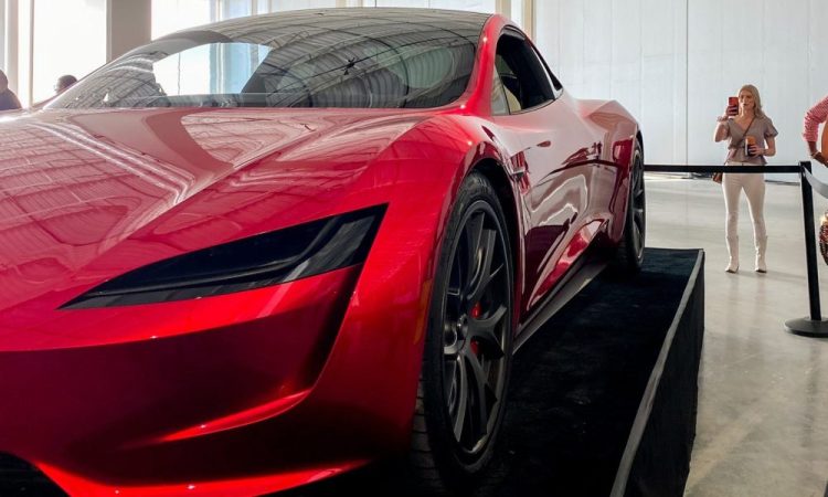 Le Tesla Roadster : une magie envoûtante qui vaut le coup d&rsquo;attendre, selon le fondateur d&rsquo;Uber !