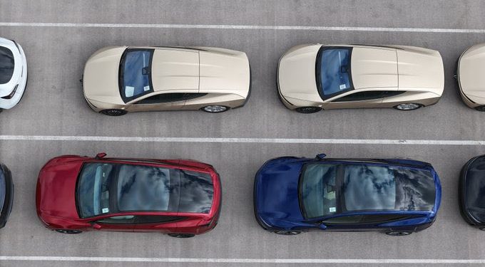 Le Tesla Cybercab aperçu à côté du Model Y : une comparaison de taille qui va vous surprendre !